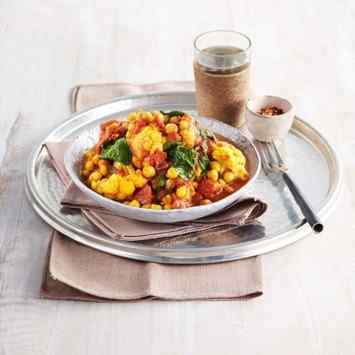 Cauliflower, chickpea and spinach curry