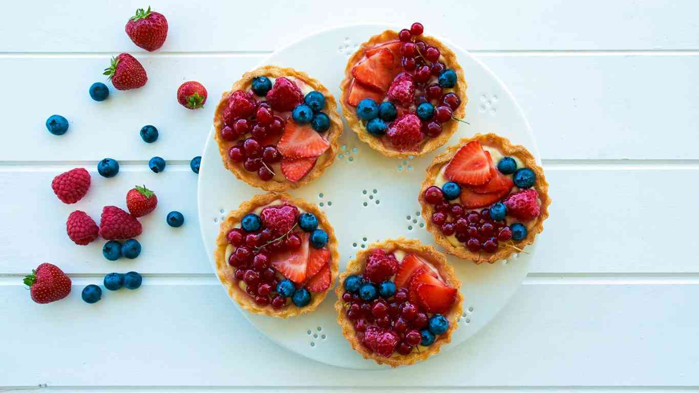Fruity jewelled tarts