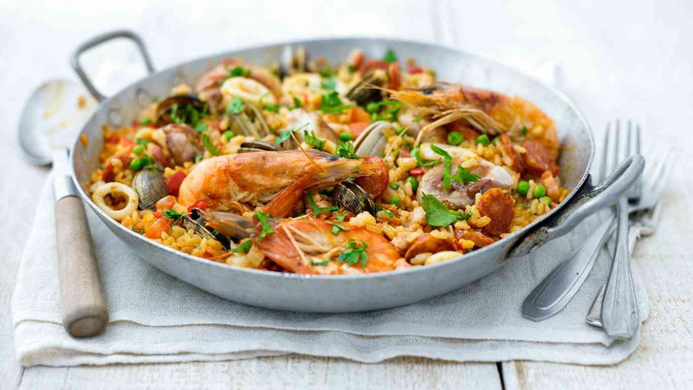 Chicken and seafood paella